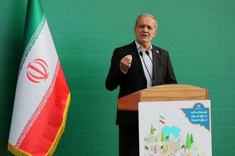 مراسم بازگشایی مدارس با حضور رئیسجمهور 3 Image