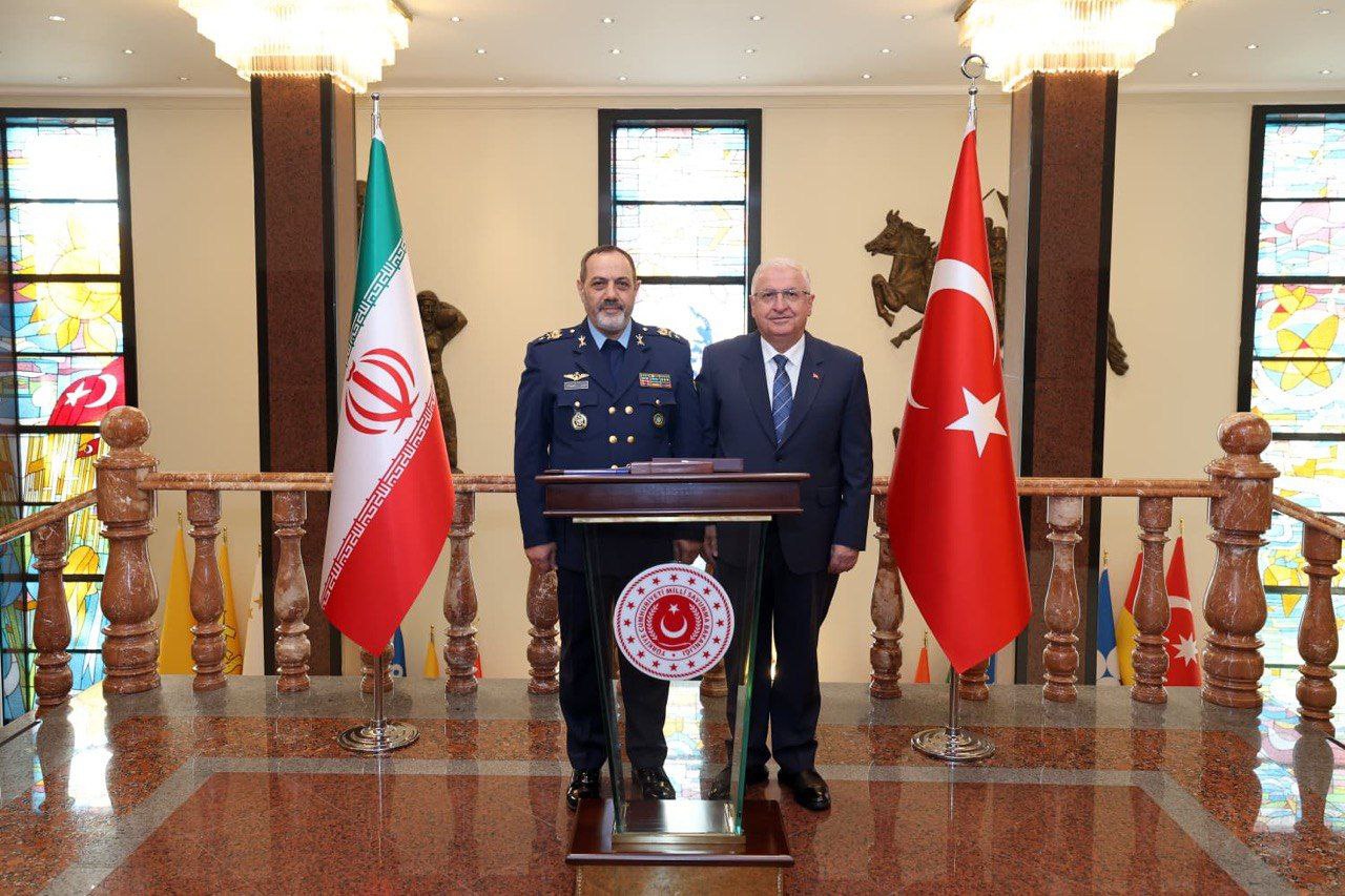 استقبال وزیر دفاع ترکیه از همتای ایرانی 3 Image
